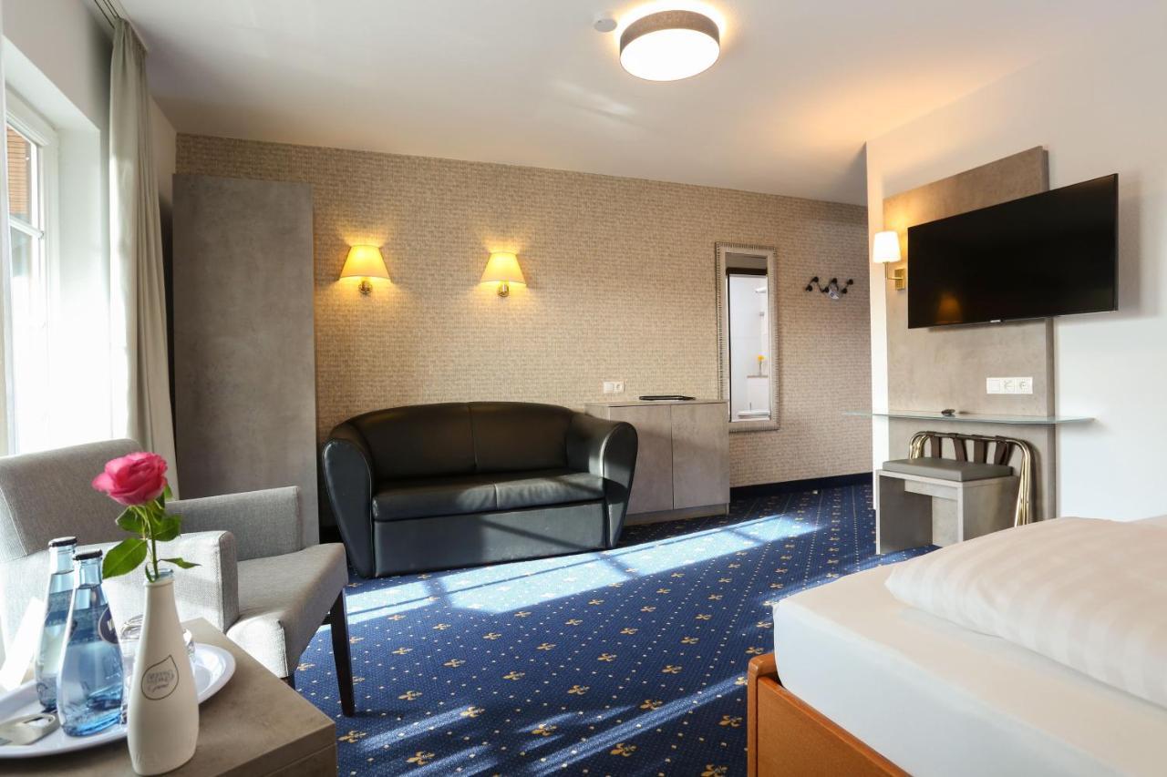 Hotel Zur Linde Kirchlinteln Esterno foto