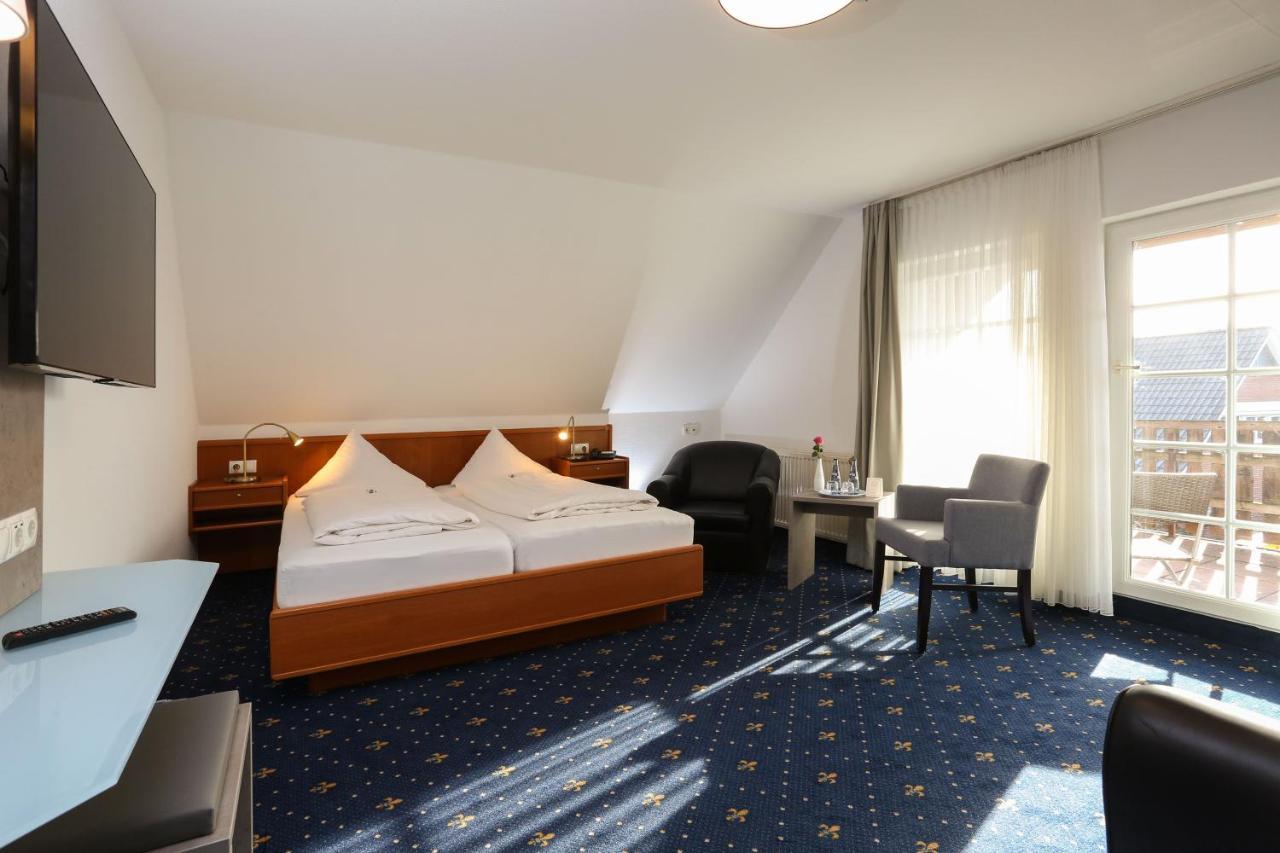 Hotel Zur Linde Kirchlinteln Esterno foto
