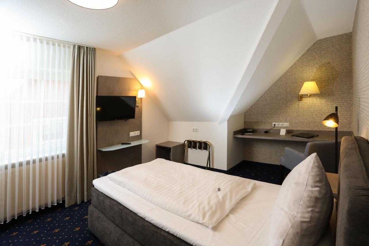 Hotel Zur Linde Kirchlinteln Esterno foto