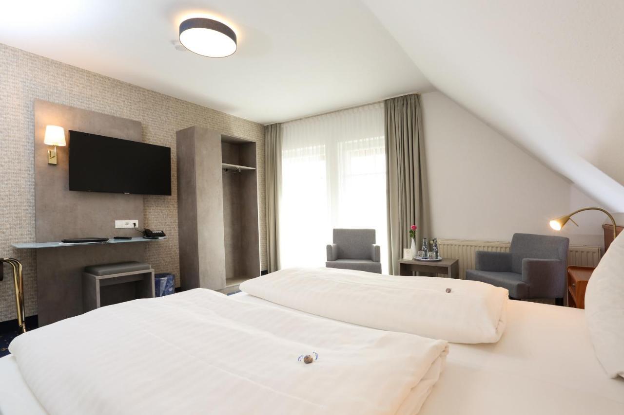 Hotel Zur Linde Kirchlinteln Esterno foto